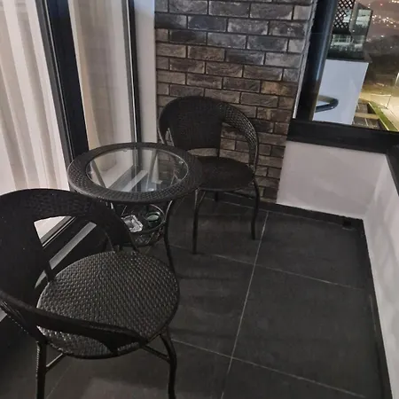 Apartment Luxury Getaway With Comfort!